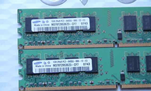2X 1Gb samsung DDR2 PC2-6400U-666-12-E3 (цена за2)