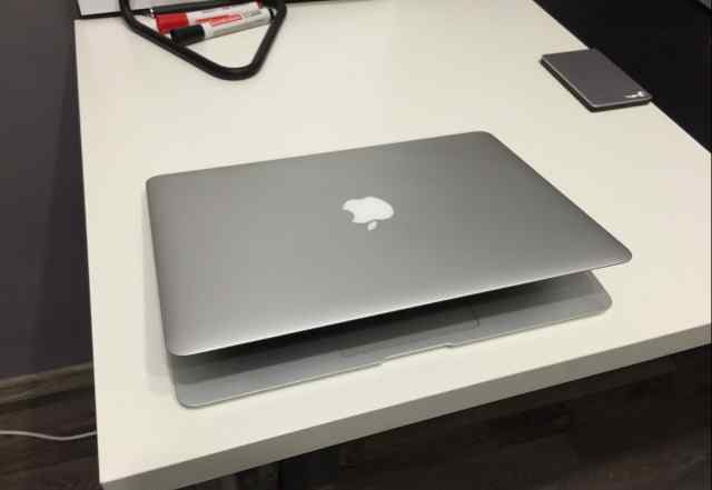 MacBook Air 13 идеальное состояние (MD760RU/B)