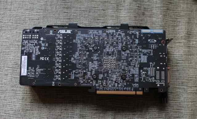 Asus radeon HD 7950 directcu II 3GB DDR5