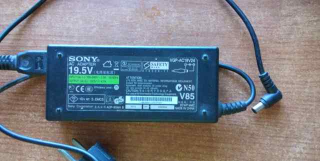 Продаю зарядное устройство Sony Vaio VGN-NR31ZR