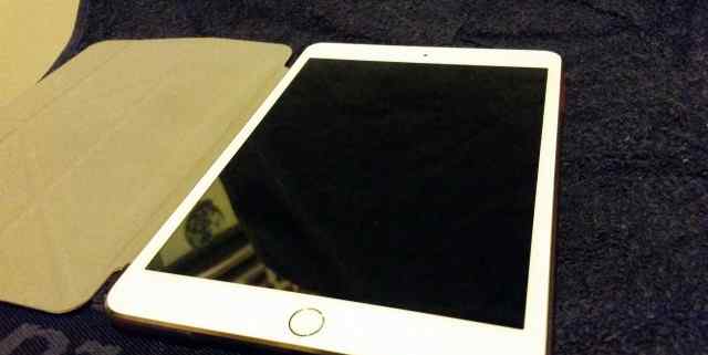 Новый iPad 3 mini gold + чехол + защитная пленка