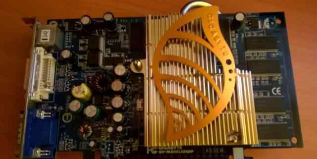 Gigabyte GeForce 6600 LE 300Mhz PCI-E 128Mb
