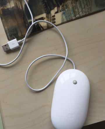 Проводная мышь Apple