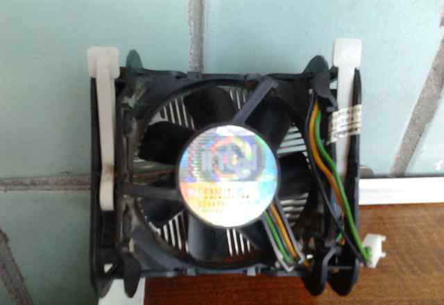 Кулер Intel C33218-002 Socket 478 Fan б/у