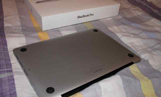 Apple MacBook Pro 13" Late 2013 ME864LL/A