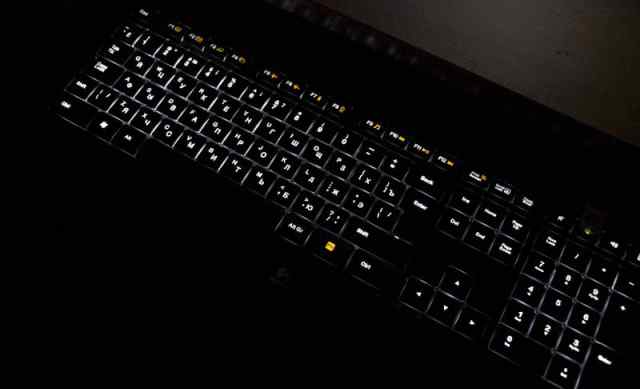 Клавиатура Logitech Illuminate Keyboard K800