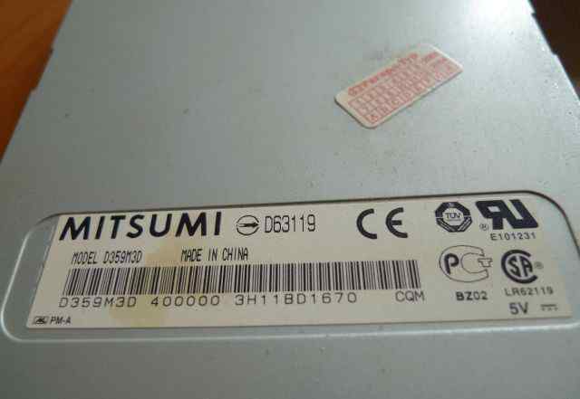 Флоппи дисковод 3.5" Mitsumi со шлейфом
