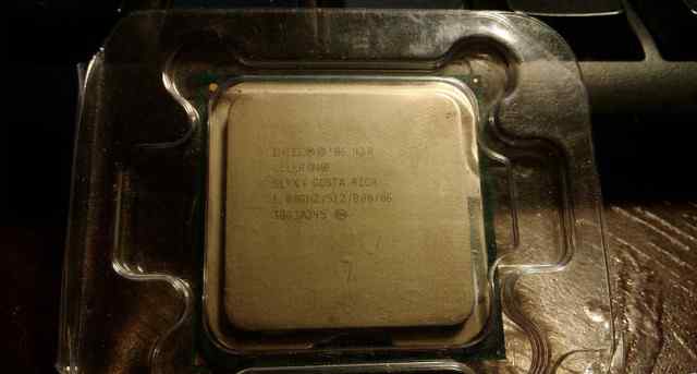 Процессор Intel Celeron 1.80Ghz, Планка DDR2 512 м