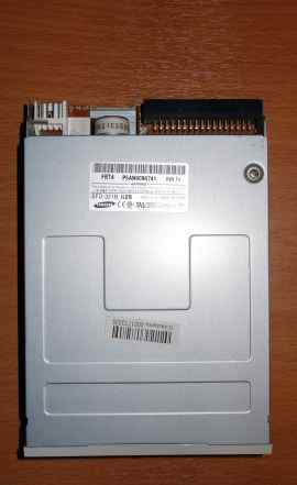 Флоппи-дисковод 3.5" Samsung SFD-321B/LEB