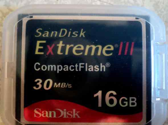 Карта памяти CF 16 gb SanDisk Extreme III