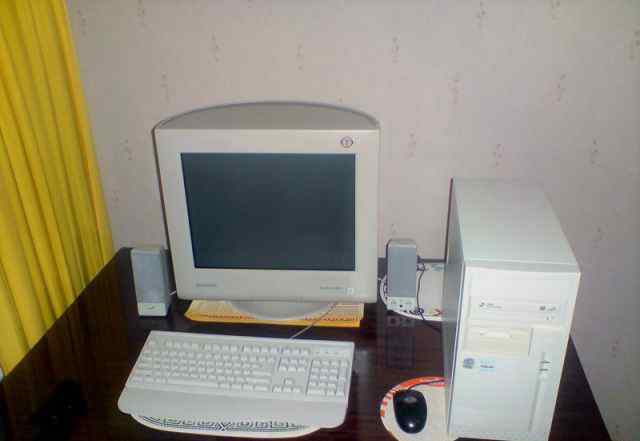  комп Pentium IV - 3200 MHz c ЭЛТ монитором