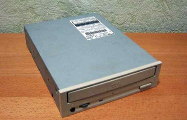 CD-привод (CD-ROM) Teac CD-540E
