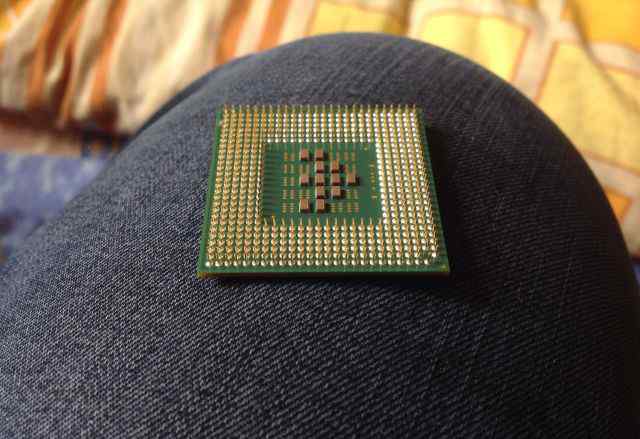 Intel Pentium M 1.4GHz SL6F8 (L2 1Mb, FSB 400 MHz)