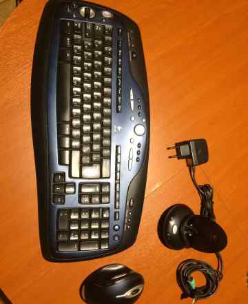 Беспроводная клавиатура и мышь Logitech Canada 210