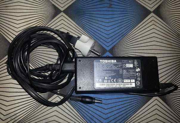Блок питания для ноута Toshiba 19V 4.74A Original