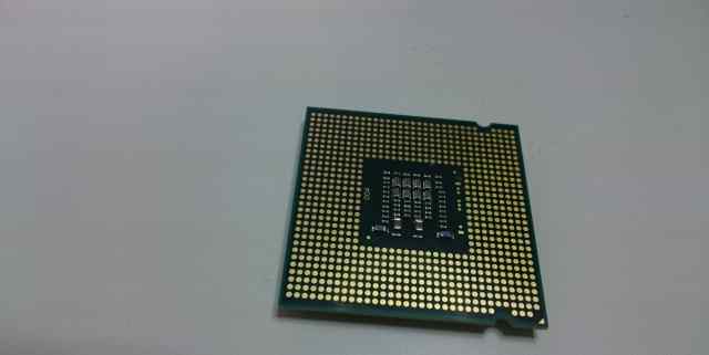  процессор Intel E5700 3.0GHz