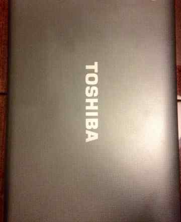 Toshiba 17.3" 500 Гб Огромный Core i3
