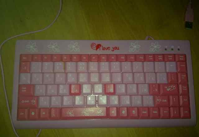Клавиатура розовая (новая)