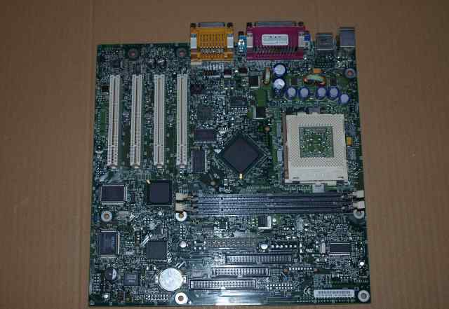   Intel CA810, soket 370