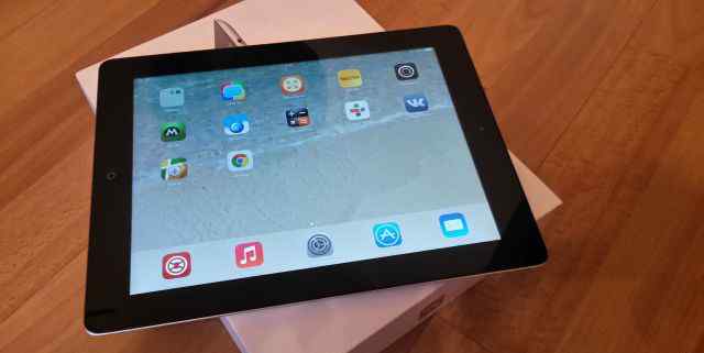 Apple iPad 3 32Gb Wi-Fi + 4G, Retina, черный