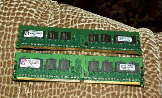 Оперативная память DDR 2 533, 2 планки по 512 Mb