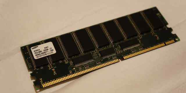Оперативная память Samsung 1 гб DDR PC2100