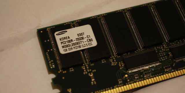 Оперативная память Samsung 1 гб DDR PC2100
