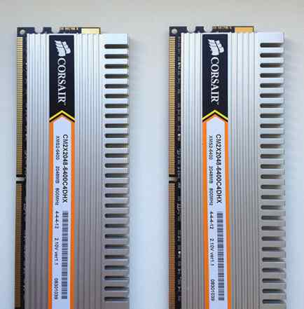 4Gb DDR2 800Мгц Corsair CM2X2048-6400C4DHX