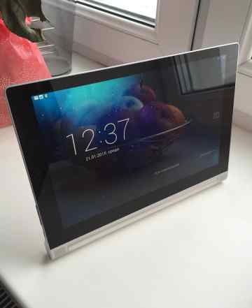 Плашет Lenovo yoga tablet 2 -1050F