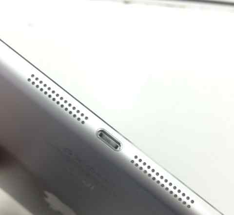 Apple iPad mini (белый) + родная зарядка+ все доку