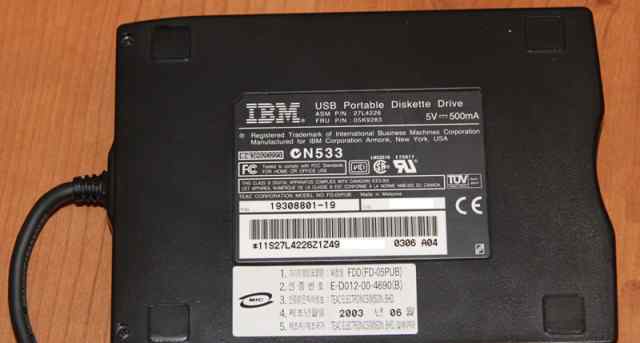 Переносной дисковод IBM 3.5 USB