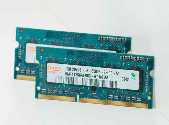 2gb память от Macbook Pro 2009 DDR3 PC3-8500