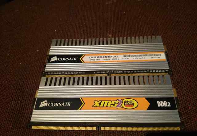 Corsair DDR2-800 1GB (CM2X1024-6400C4DHT) - 2шт