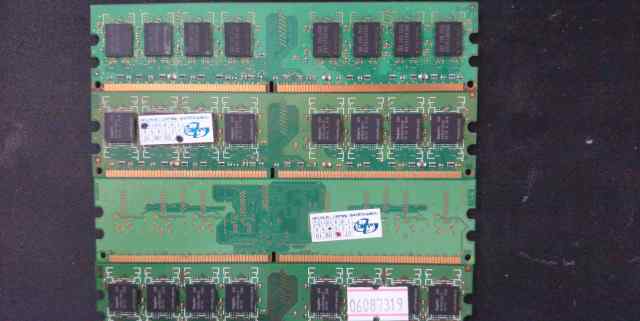 Оперативная память DDR2-667 4 х 1 гб Hynix Samsung