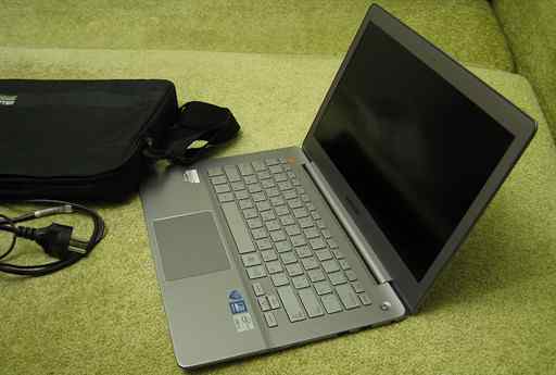 Ноутбук Samsung ativ Book 7 730U3E с сумкой