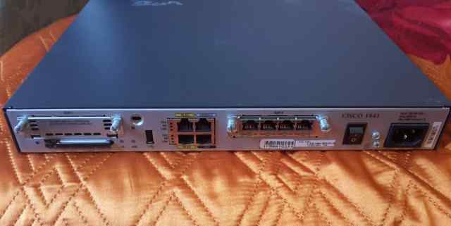 Router Cisco 1841 V6 + hwic-4ESW