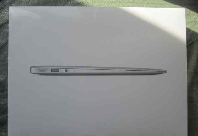 MacBook Air MD231RS/A 13.3/1.8GHz/4GB/128GB
