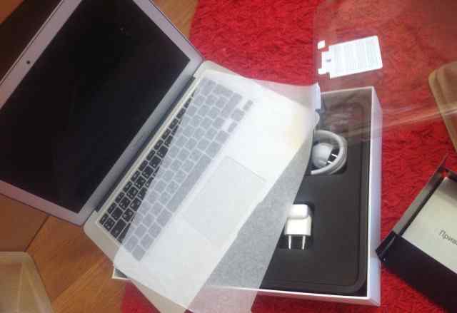 новый Apple MacBook Air 13" MD761