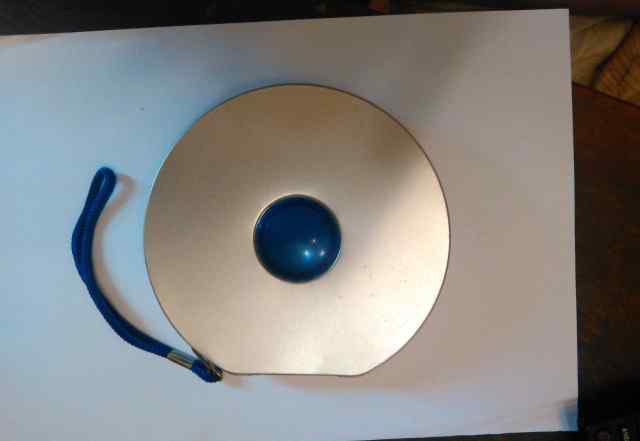 Круглый кейс для переноски круглых компакт дисков