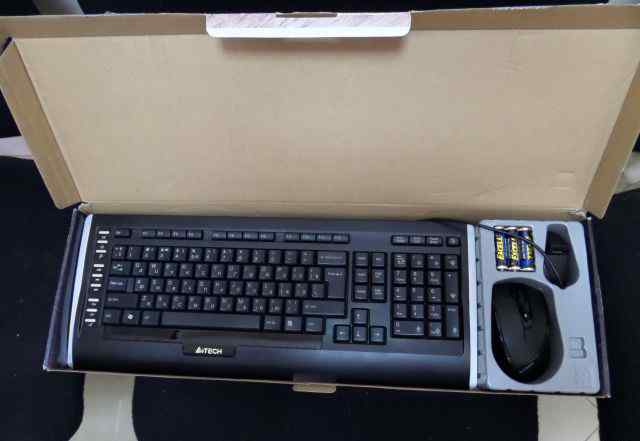 Комплект клавиатуры с мышкой A4Tech 9300F беспров