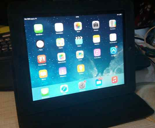 iPad 2 WiFi+ 3G 64 GB black + Чехол